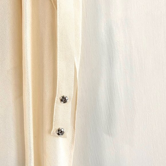 BCBG MaxAzria | 100% Silk Off-White/Cream Cropped Draped Blouse | Size: … - Picture 6 of 12